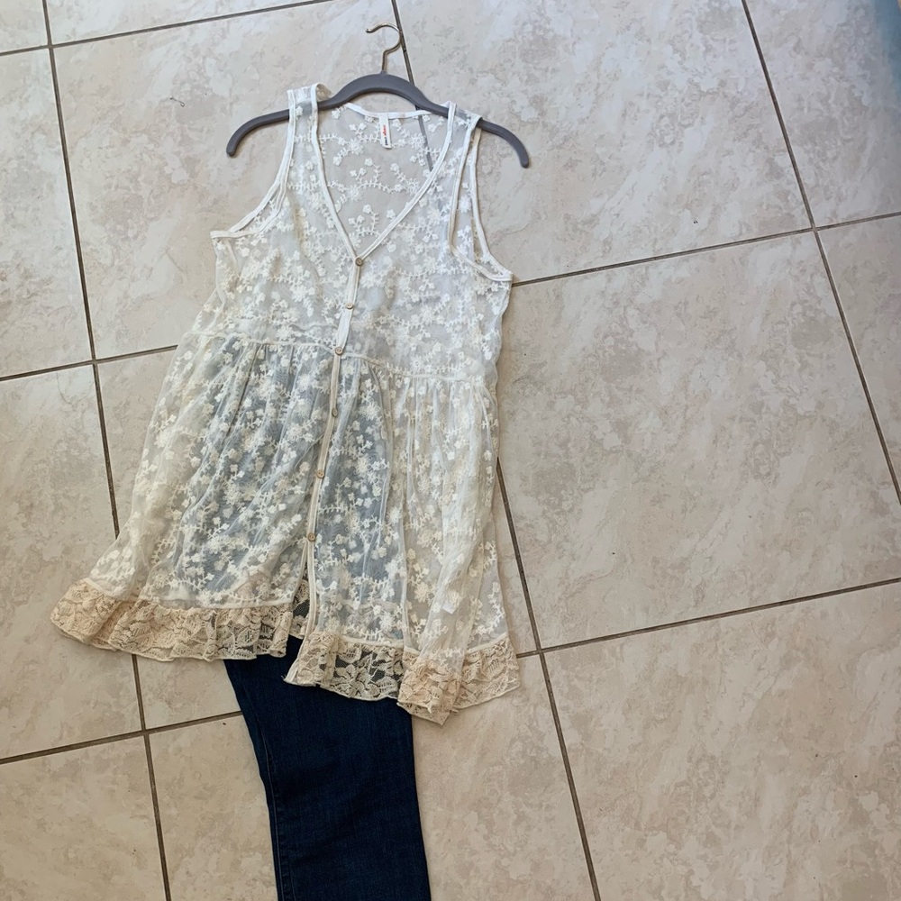 Lace and appliqué cream tunic tank top button down
